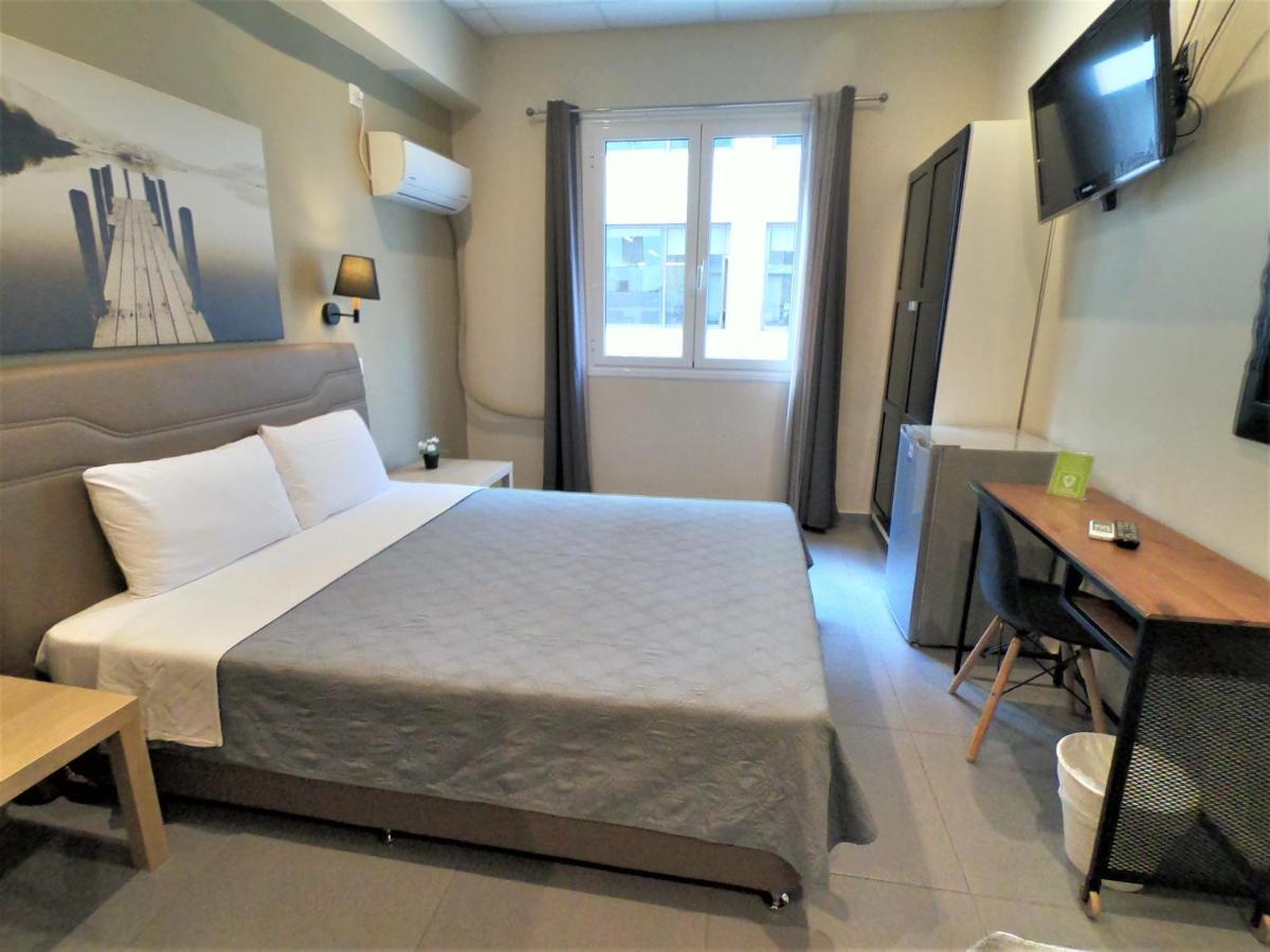 Achillion Hotel พีเรียส ภายนอก รูปภาพ