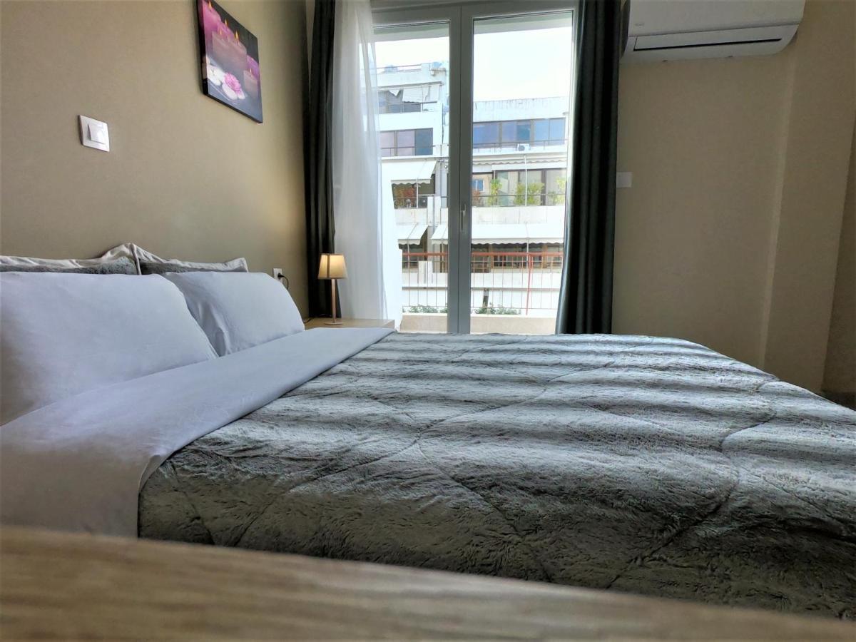 Achillion Hotel พีเรียส ภายนอก รูปภาพ