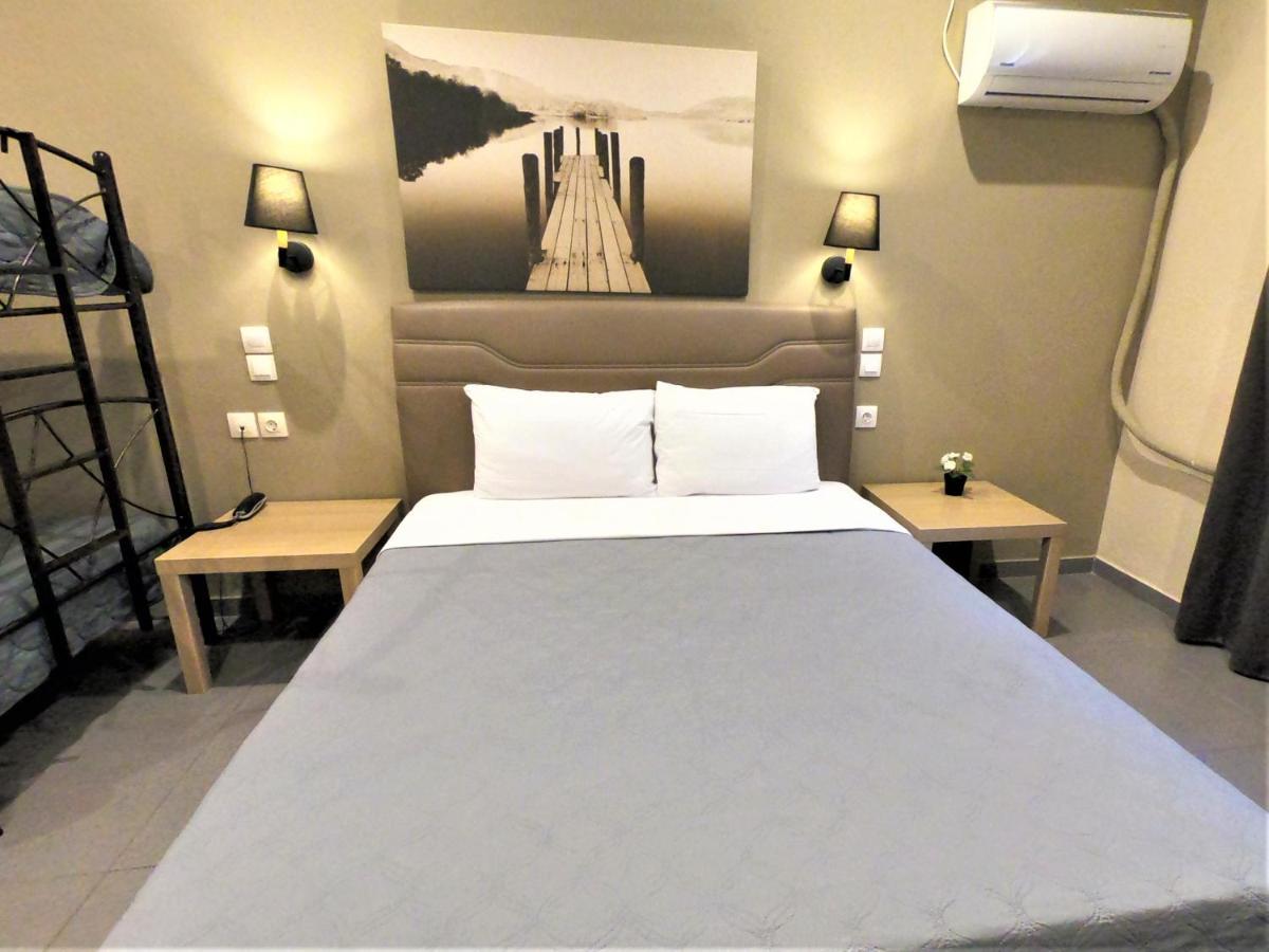 Achillion Hotel พีเรียส ภายนอก รูปภาพ