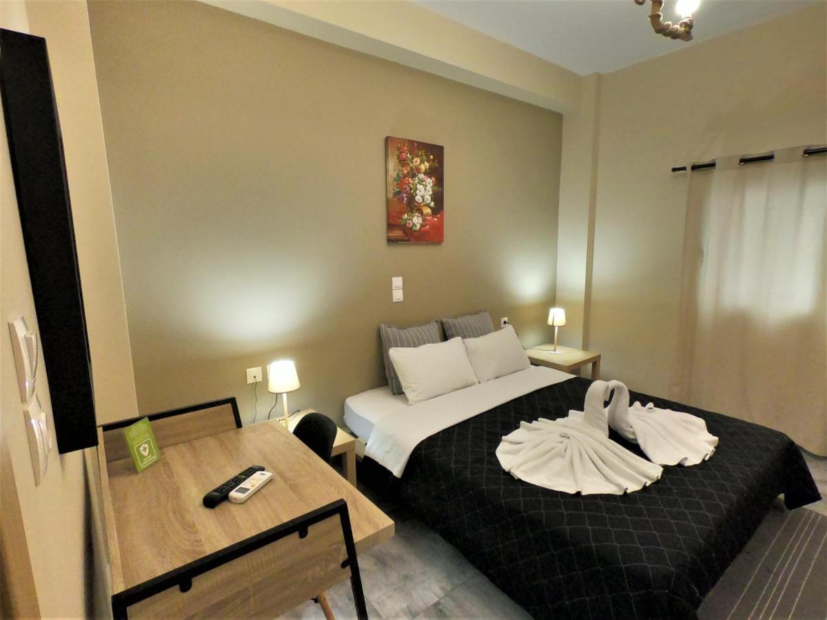 Achillion Hotel พีเรียส ภายนอก รูปภาพ