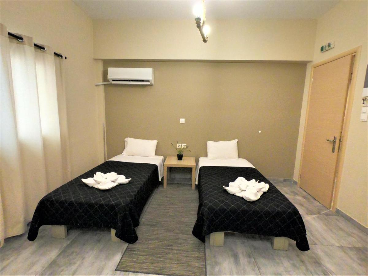 Achillion Hotel พีเรียส ภายนอก รูปภาพ