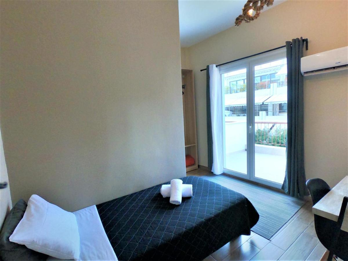 Achillion Hotel พีเรียส ภายนอก รูปภาพ