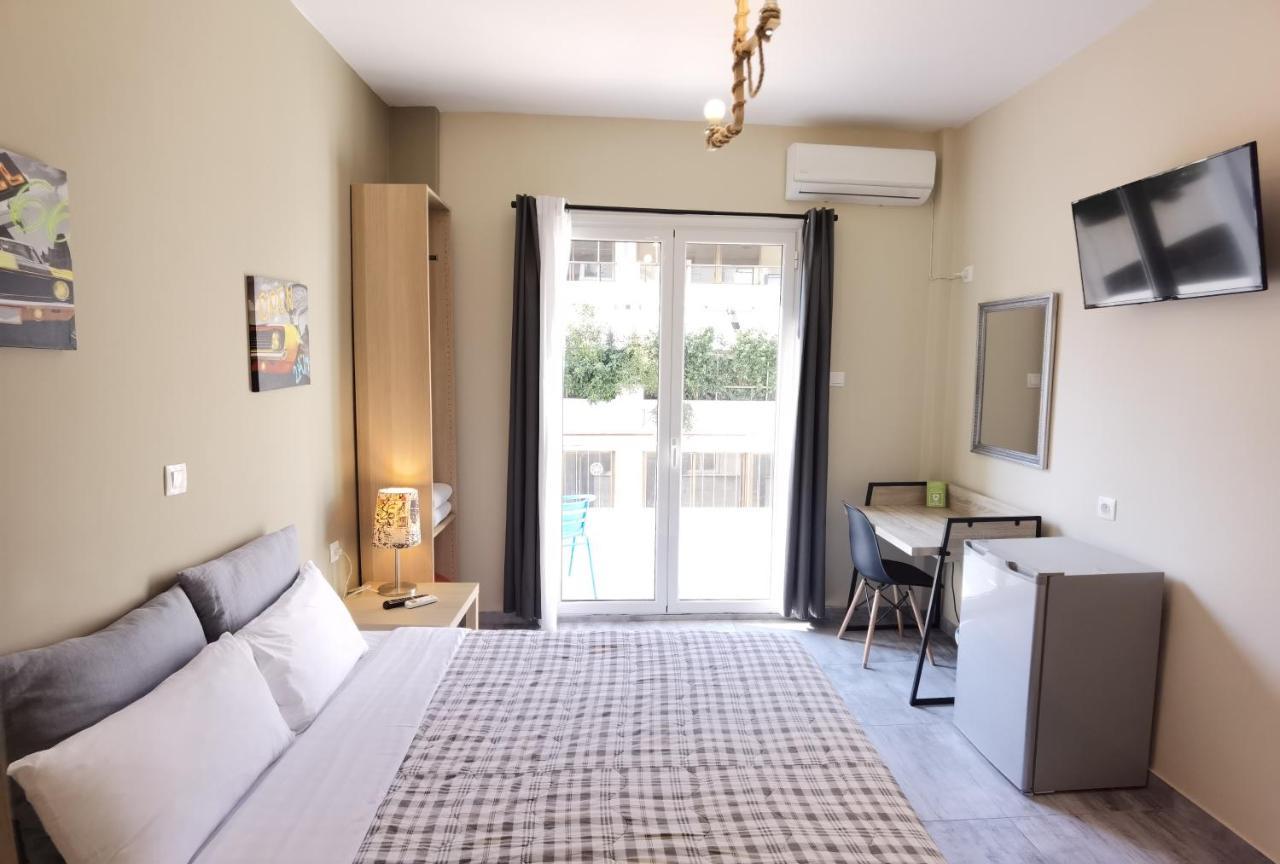 Achillion Hotel พีเรียส ภายนอก รูปภาพ