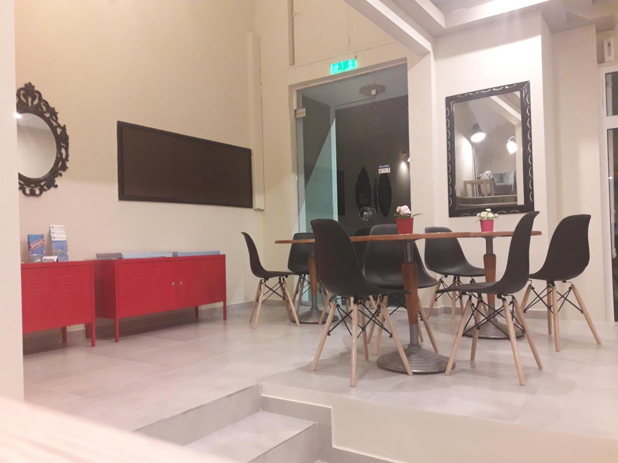 Achillion Hotel พีเรียส ภายนอก รูปภาพ