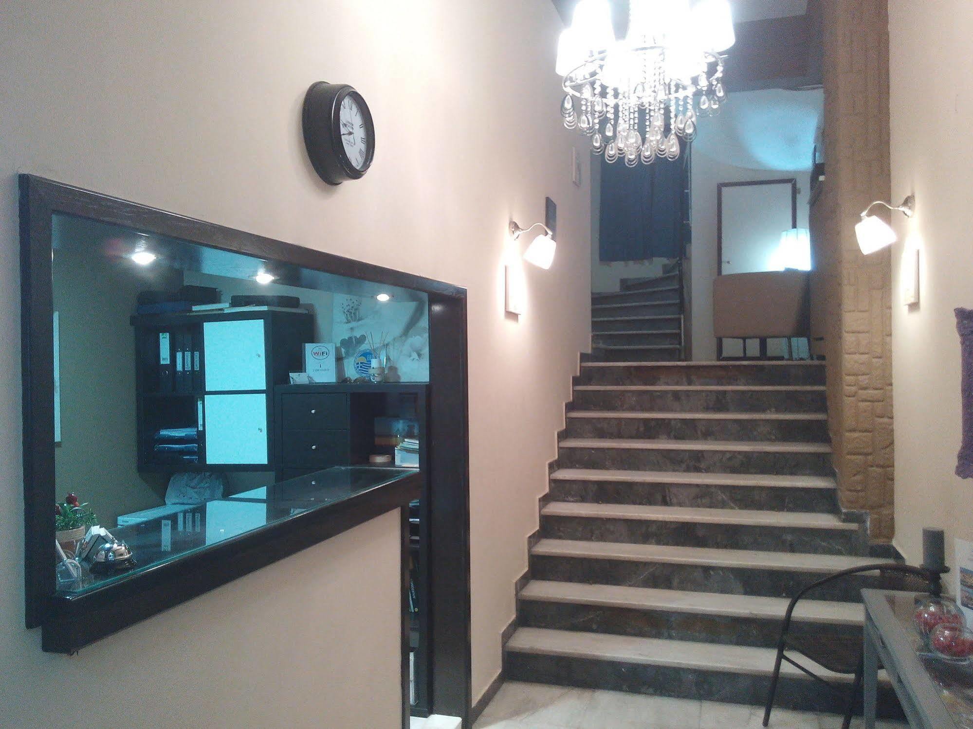 Achillion Hotel พีเรียส ภายนอก รูปภาพ